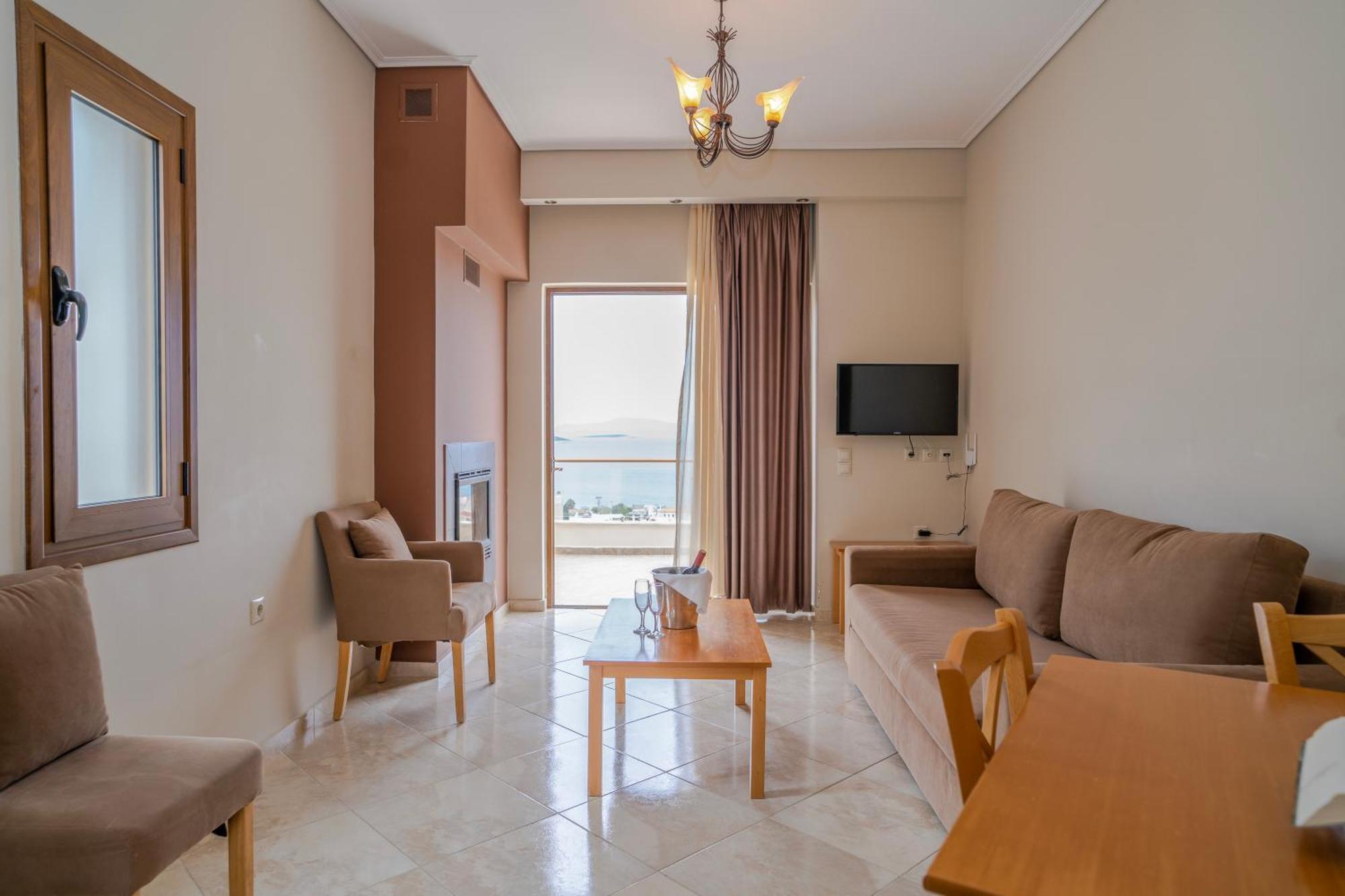 Evia Hotel & Suites Marmari  Екстериор снимка