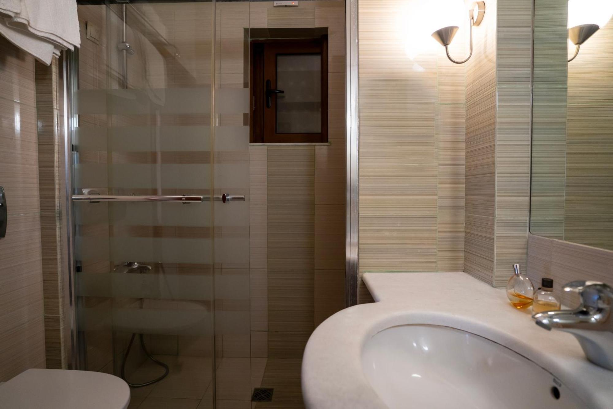 Evia Hotel & Suites Marmari  Екстериор снимка