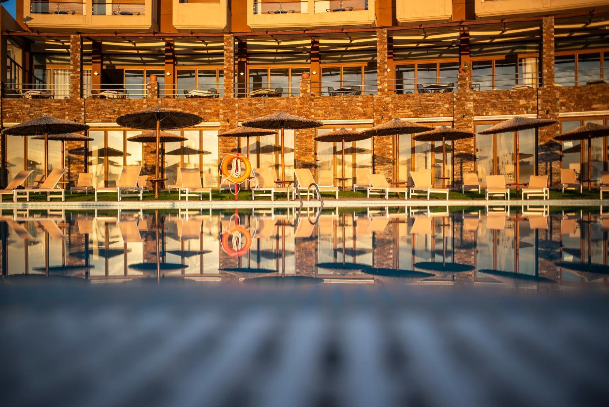 Evia Hotel & Suites Marmari  Екстериор снимка