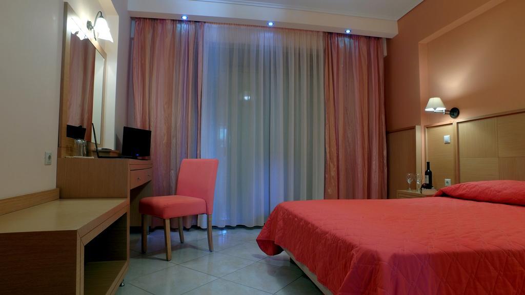 Evia Hotel & Suites Marmari  Екстериор снимка